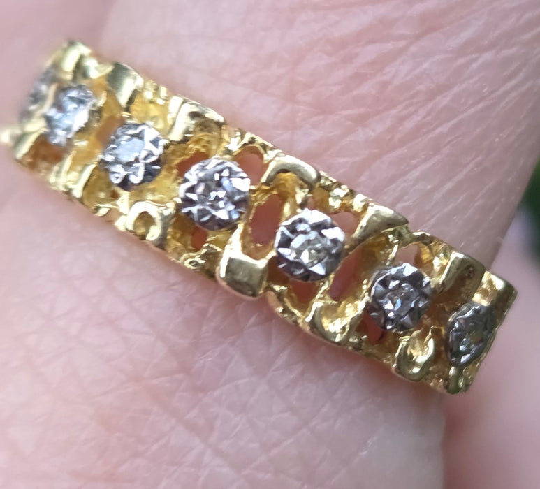 6415 Vintage: 18ct Gold Lattice Work 7 Natural Diamonds   Dress Ring