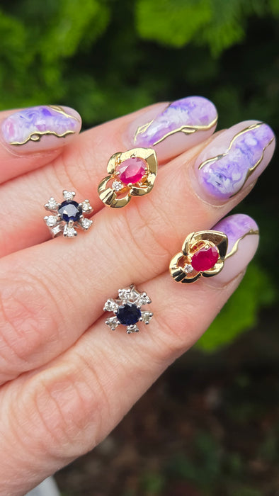 2934- Vintage 18ct Gold Ruby Diamonds Stud Earrings