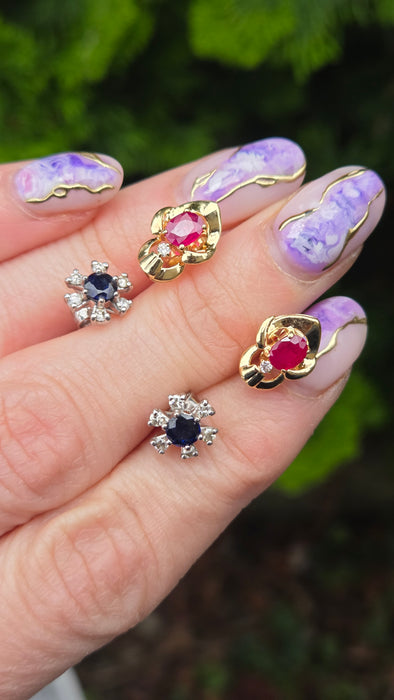 2934- Vintage 18ct Gold Ruby Diamonds Stud Earrings