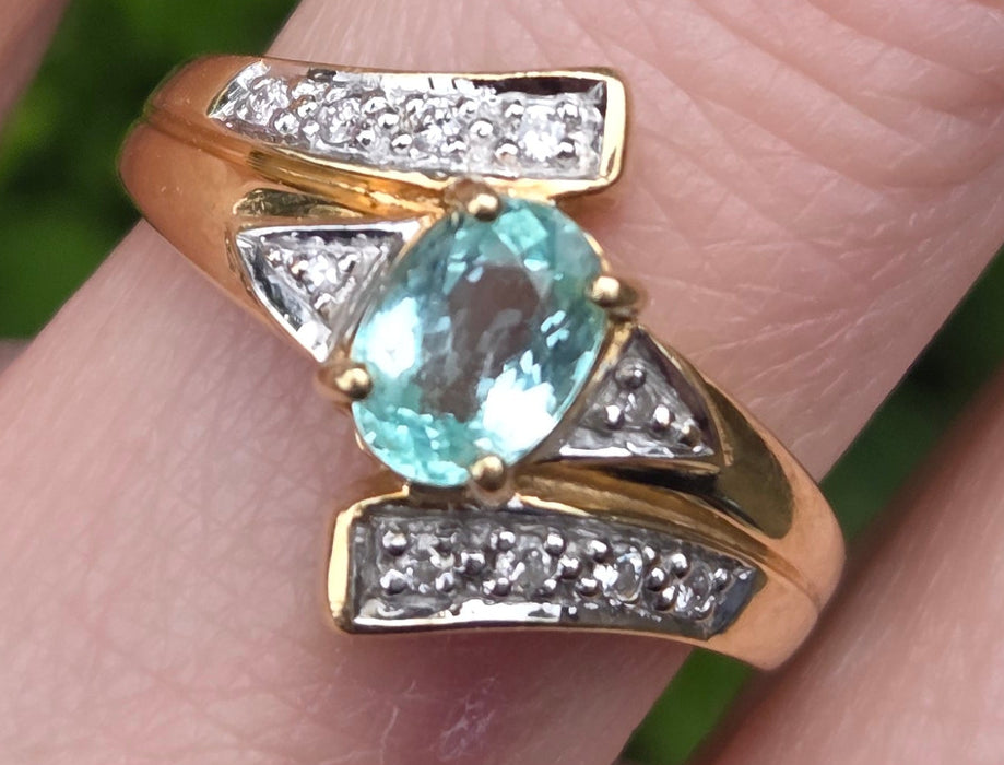 6416: 18ct Gold Blue Aquamarine  Diamonds Bypass Cocktail Ring