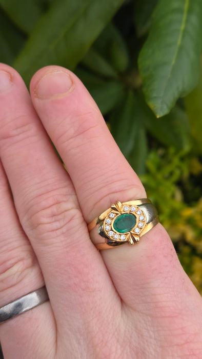 6305 Vintage: 18ct Mixed Gold Emerald Diamonds Target Ring- total statement piece unisex