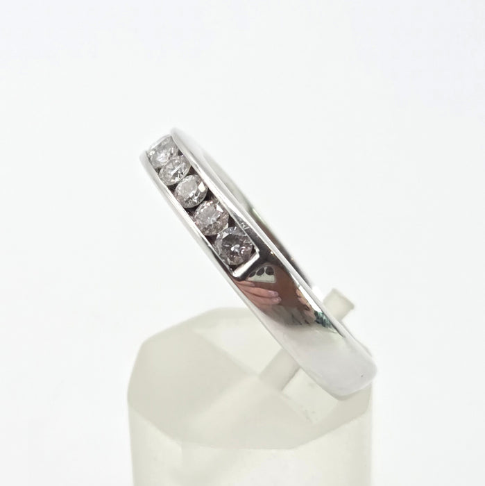 2671: Vintage 18crt  White Gold 7 Natural Round Full Cut Diamonds (0.5ct) Ring