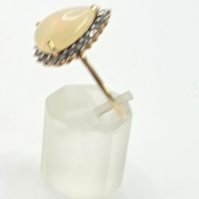 2899: Vintage 9ct Gold Pear Cut White Opal 21 Natural Diamonds Ring