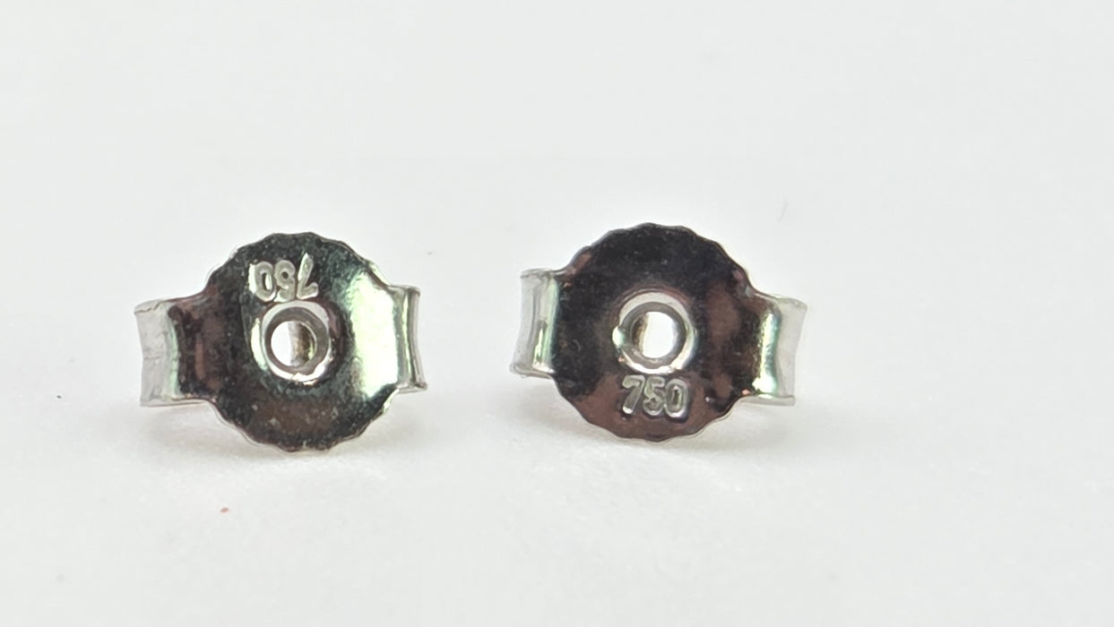 2979: Vintage 18ct White Gold Blue Zircon Stud Earrings