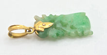 Load image into Gallery viewer, 0847: Vintage 9ct Gold Carved Green Jade Pendant
