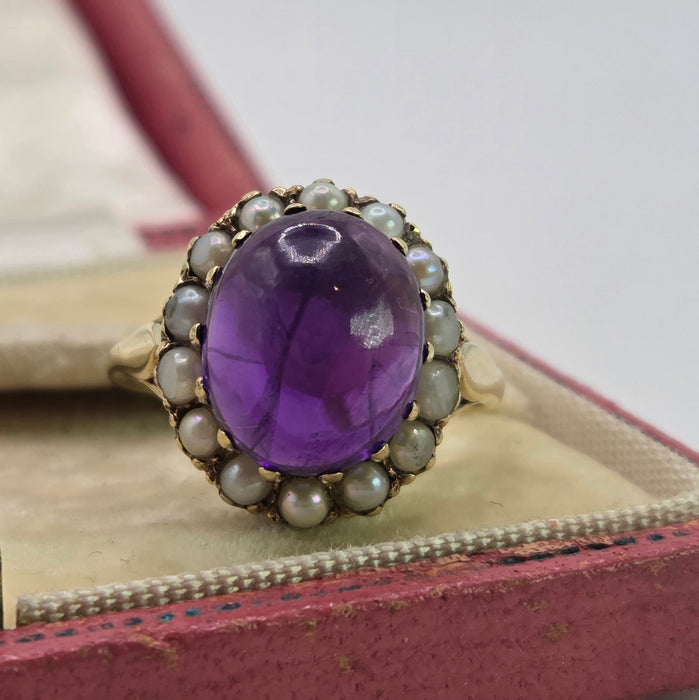 2585: Vintage 9ct Gold Lilac Cabochon Amethyst Seed Pearls Cocktail Ring