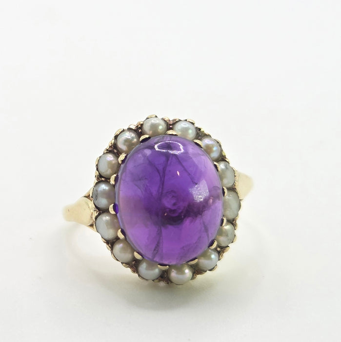 2585: Vintage 9ct Gold Lilac Cabochon Amethyst Seed Pearls Cocktail Ring