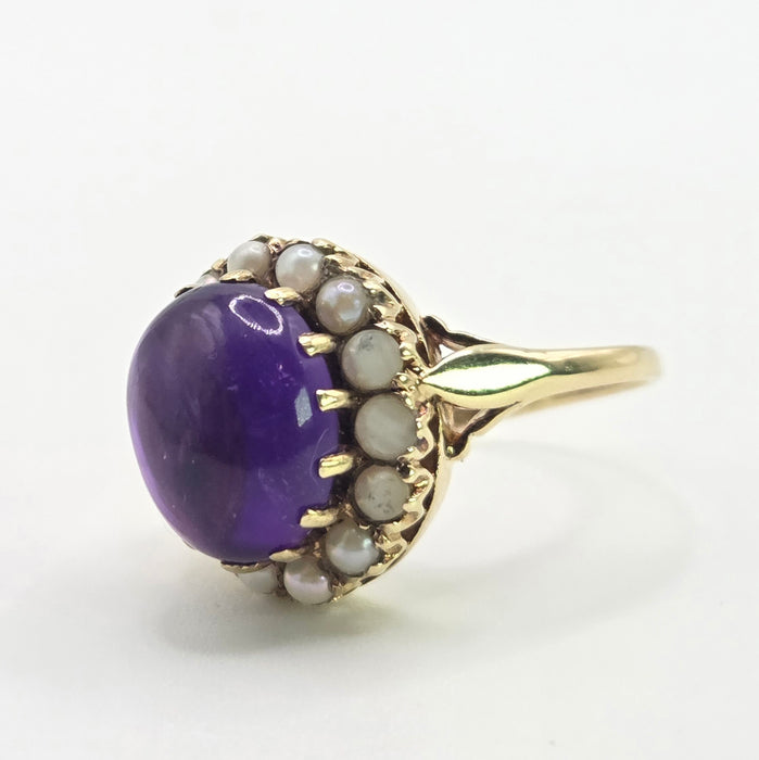 2585: Vintage 9ct Gold Lilac Cabochon Amethyst Seed Pearls Cocktail Ring