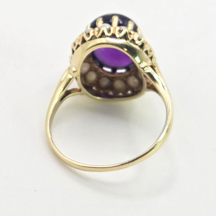 2585: Vintage 9ct Gold Lilac Cabochon Amethyst Seed Pearls Cocktail Ring