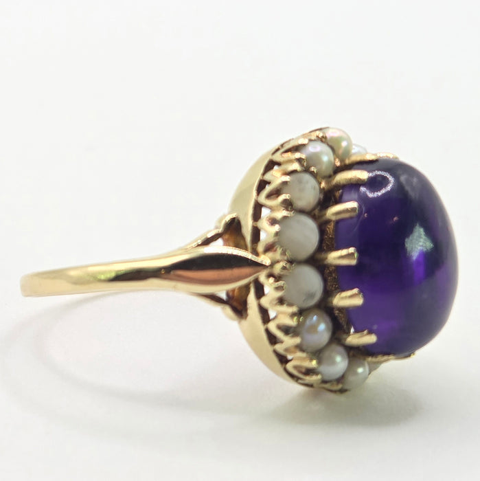 2585: Vintage 9ct Gold Lilac Cabochon Amethyst Seed Pearls Cocktail Ring