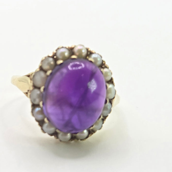 2585: Vintage 9ct Gold Lilac Cabochon Amethyst Seed Pearls Cocktail Ring