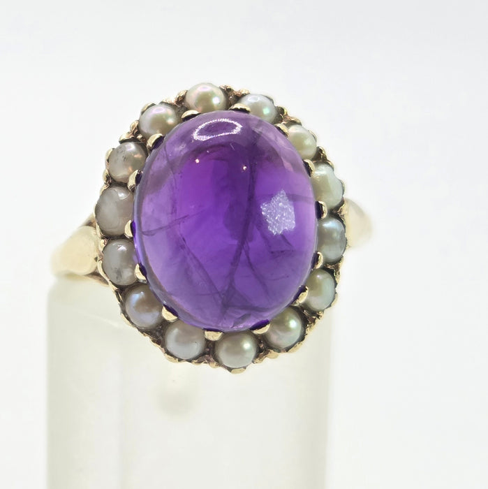 2585: Vintage 9ct Gold Lilac Cabochon Amethyst Seed Pearls Cocktail Ring