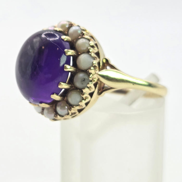 2585: Vintage 9ct Gold Lilac Cabochon Amethyst Seed Pearls Cocktail Ring