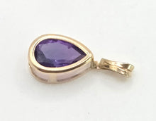 Load image into Gallery viewer, 2815: Vintage &amp; Petite 9ct Gold Amethyst Pendant
