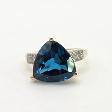 Load image into Gallery viewer, 2859: Vintage 9ct Yellow God Trillion Cut Ocean Blue Spinel Cocktail Ring
