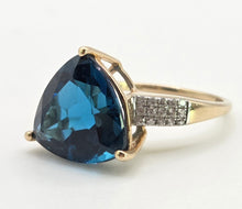 Load image into Gallery viewer, 2859: Vintage 9ct Yellow God Trillion Cut Ocean Blue Spinel Cocktail Ring
