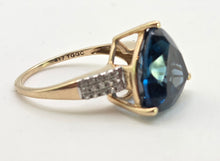 Load image into Gallery viewer, 2859: Vintage 9ct Yellow God Trillion Cut Ocean Blue Spinel Cocktail Ring
