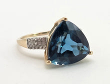 Load image into Gallery viewer, 2859: Vintage 9ct Yellow God Trillion Cut Ocean Blue Spinel Cocktail Ring
