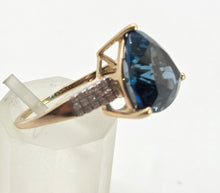 Load image into Gallery viewer, 2859: Vintage 9ct Yellow God Trillion Cut Ocean Blue Spinel Cocktail Ring
