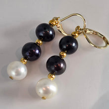 Load image into Gallery viewer, 2982: Vintage 14ct Gold  Black &amp; White Cultured Pearls Drop Dangle Earrings
