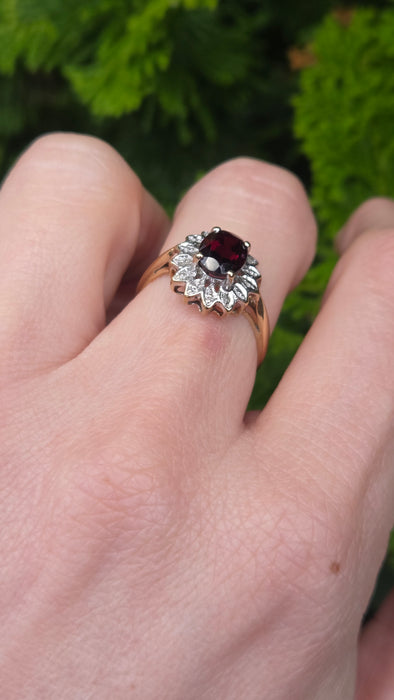 2898: Vintage 18ct White Gold Natural Diamonds (2.1ct) Sapphire Diana Style Cluster Ring