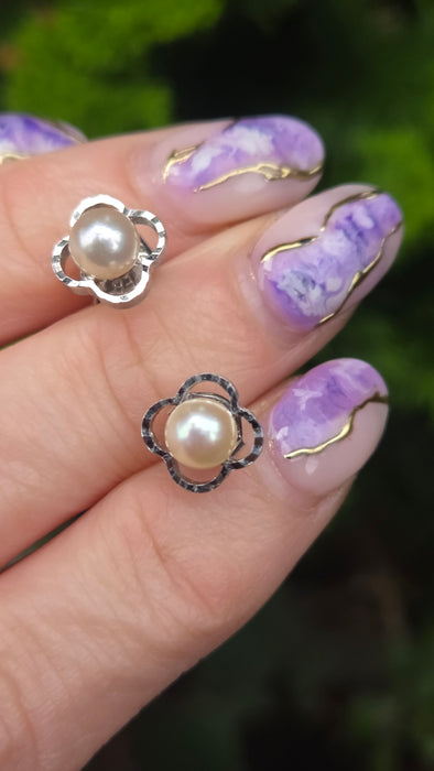 2638: Vintage 14ct Gold Cultured Pearl Stud Earrings