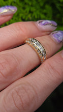 Load image into Gallery viewer, 2780: Vintage 18ct Gold 35 Natural Sparkling Diamonds (0.87ct) Ring
