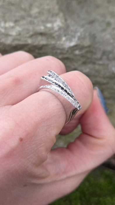 2657:  Vintage 14ct White Gold Natural Black  White Diamonds Layered Ring