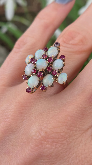 6466: Vintage:18ct Gold 9 Opals 14 Garnets Geometric Cocktail Ring