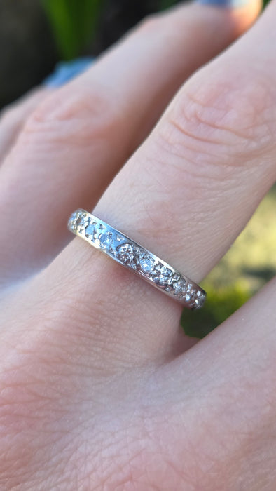 2946: Vintage 18ct White Gold Natural Diamonds (1.2ct) Full-Eternity Ring