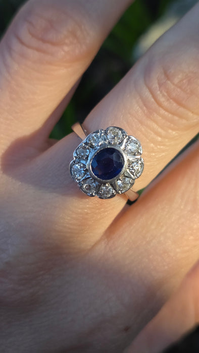 6440 Vintage: 18ct White Gold Ceylon Blue Sapphire Diamonds Cluster Ring