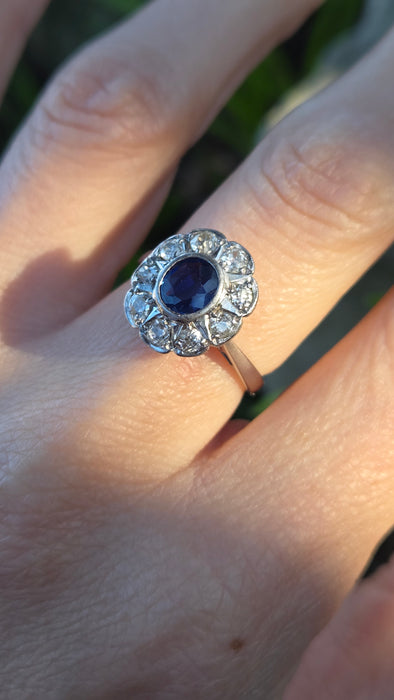 6440 Vintage: 18ct White Gold Ceylon Blue Sapphire Diamonds Cluster Ring