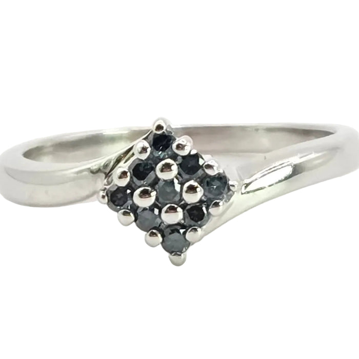 2865: Vintage 9ct White Gold Blue Diamonds Geometric Set Ring