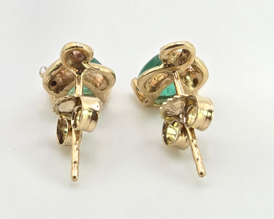 2866: Vintage: 9ct Gold Trillion Cut Emerald & Diamond Stud Earrings