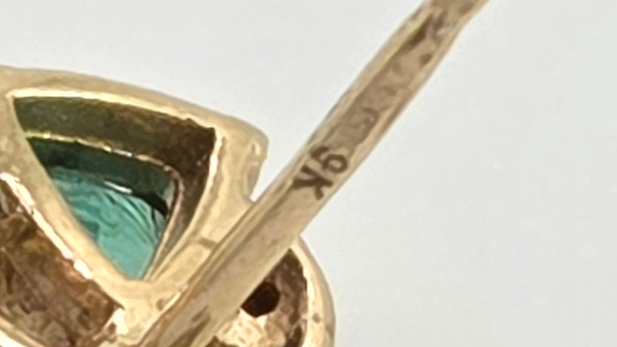 2866: Vintage: 9ct Gold Trillion Cut Emerald & Diamond Stud Earrings
