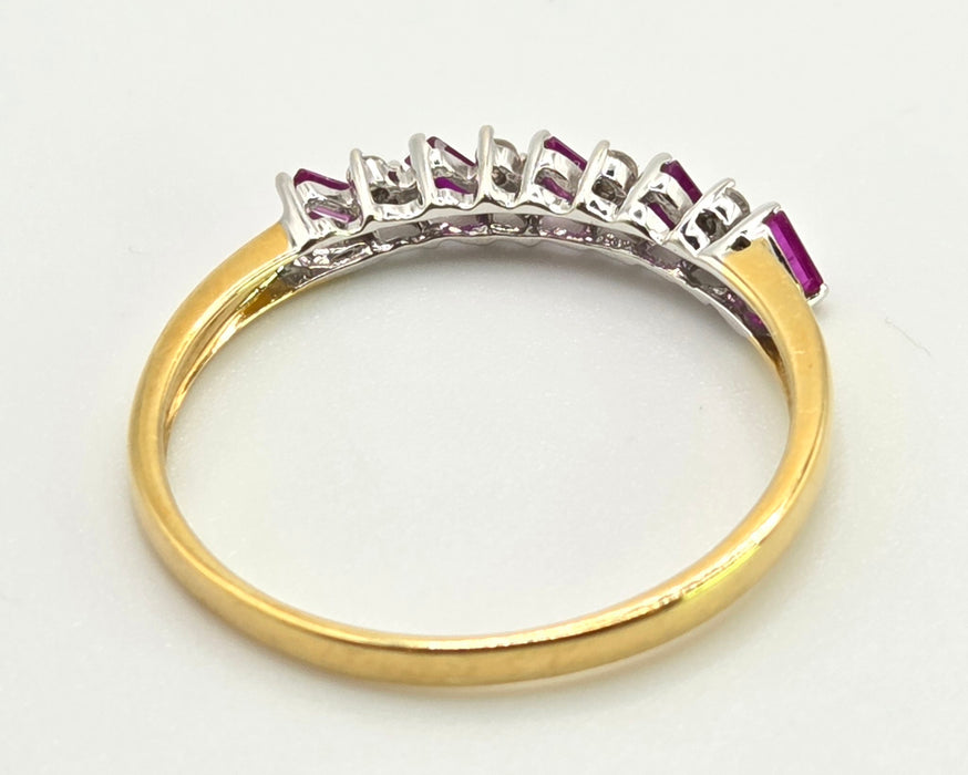 2869: Vintage 18ct Gold Rubies Natural Sparkling Diamonds Dress/Stacker Ring