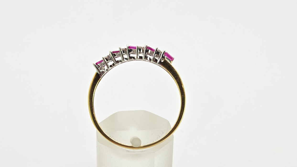 2869: Vintage 18ct Gold Rubies Natural Sparkling Diamonds Dress/Stacker Ring