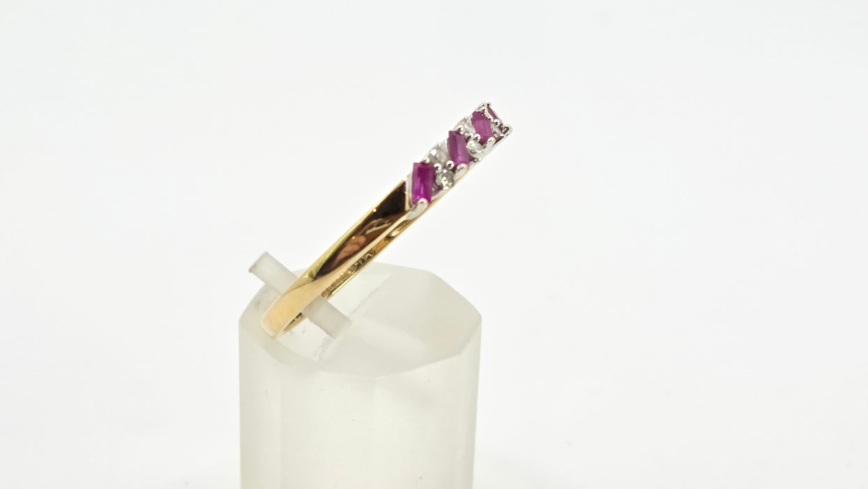 2869: Vintage 18ct Gold Rubies Natural Sparkling Diamonds Dress/Stacker Ring