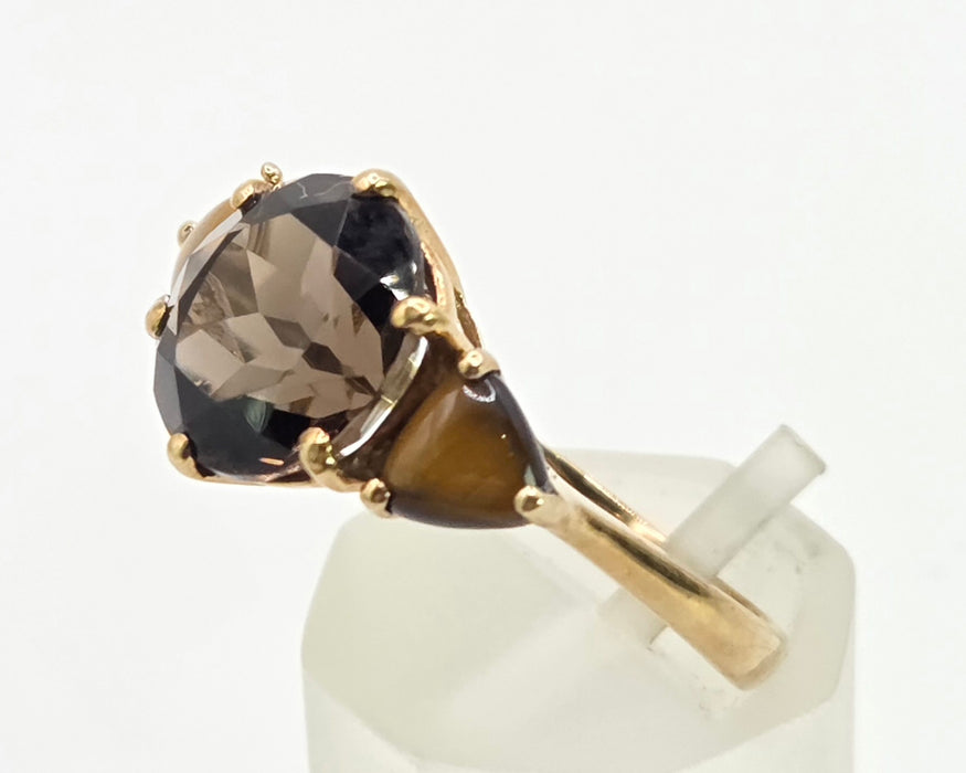 2872: Vintage 9ct Gold Smokey Quartz Tigers Eye Trilogy Ring