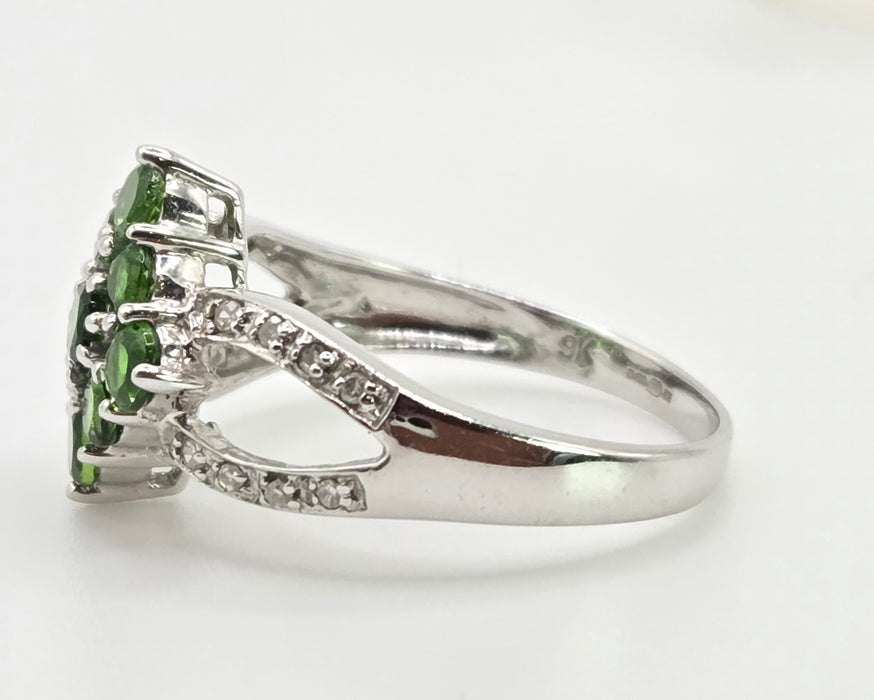 2879: Vintage 9ct White Gold Demantoid Garnets 12 Natural Sparkling Diamonds Ring