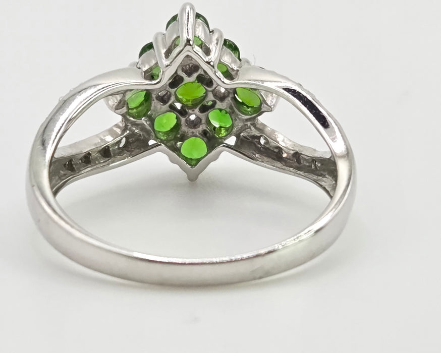 2879: Vintage 9ct White Gold Demantoid Garnets 12 Natural Sparkling Diamonds Ring