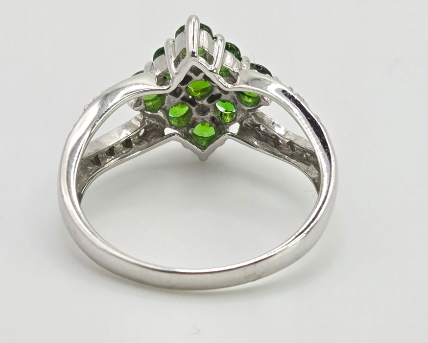 2879: Vintage 9ct White Gold Demantoid Garnets 12 Natural Sparkling Diamonds Ring