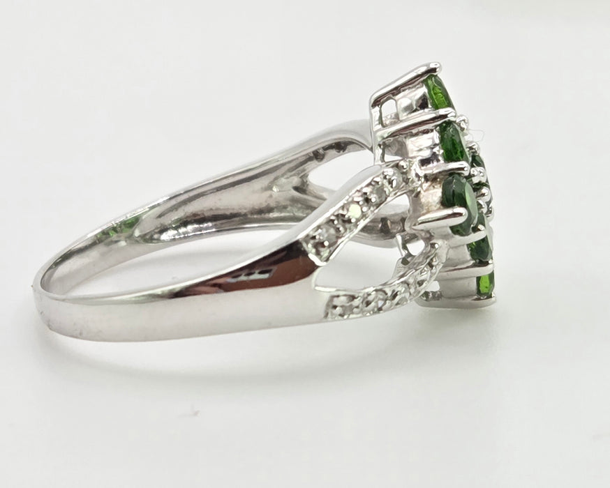 2879: Vintage 9ct White Gold Demantoid Garnets 12 Natural Sparkling Diamonds Ring