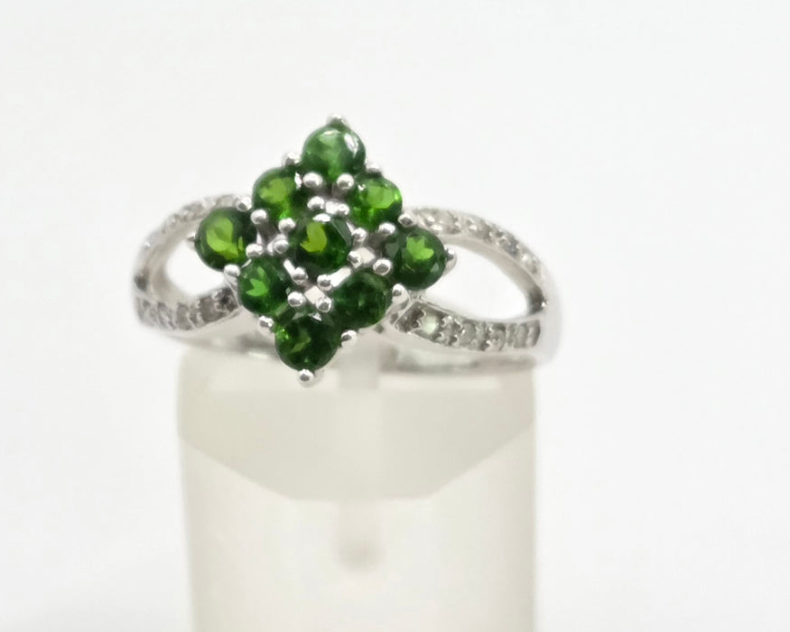 2879: Vintage 9ct White Gold Demantoid Garnets 12 Natural Sparkling Diamonds Ring