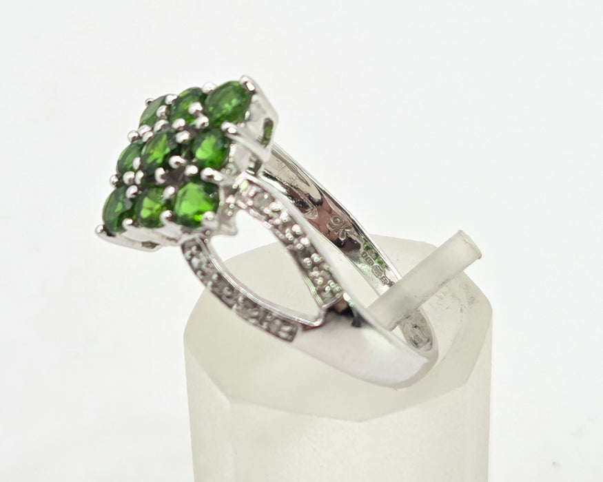 2879: Vintage 9ct White Gold Demantoid Garnets 12 Natural Sparkling Diamonds Ring