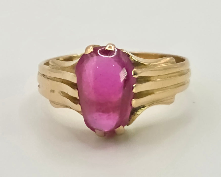 2972: Vintage 18ct Gold Cabochon Cut Ruby Solitaire Ring