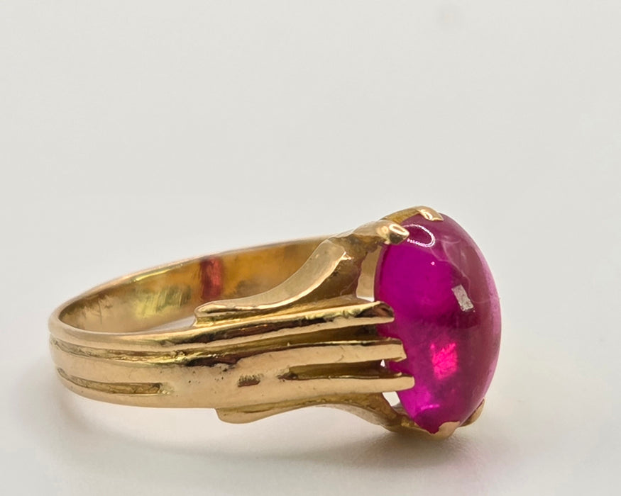 2972: Vintage 18ct Gold Cabochon Cut Ruby Solitaire Ring