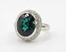 Cargar imagen en el visor de la galería, 2991 Vintage 18ct White Gold Green Tourmaline (6.3ct) Diamonds Cluster Ring
