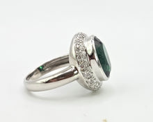 Cargar imagen en el visor de la galería, 2991 Vintage 18ct White Gold Green Tourmaline (6.3ct) Diamonds Cluster Ring
