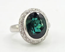 Cargar imagen en el visor de la galería, 2991 Vintage 18ct White Gold Green Tourmaline (6.3ct) Diamonds Cluster Ring
